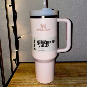 ROSE QUARTZ NWT Stanley 40oz